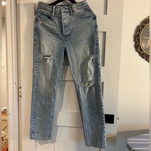 Light Washed Distress Blue Jeans